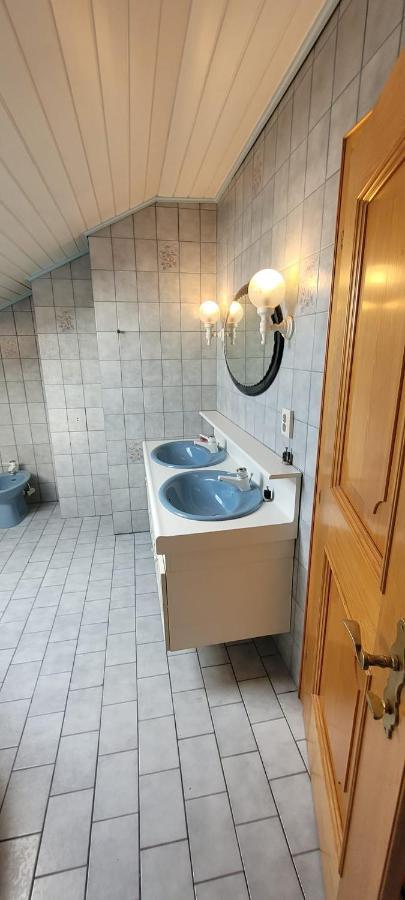 Ferienzimmer / Monteurzimmer Neumarkt Am Wallersee Dış mekan fotoğraf