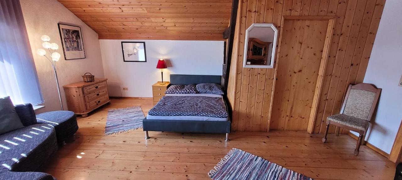 Ferienzimmer / Monteurzimmer Neumarkt Am Wallersee Dış mekan fotoğraf